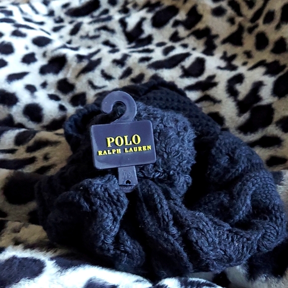 Polo Set of Snood and Classic Pom Pom Hat - Picture 4 of 11